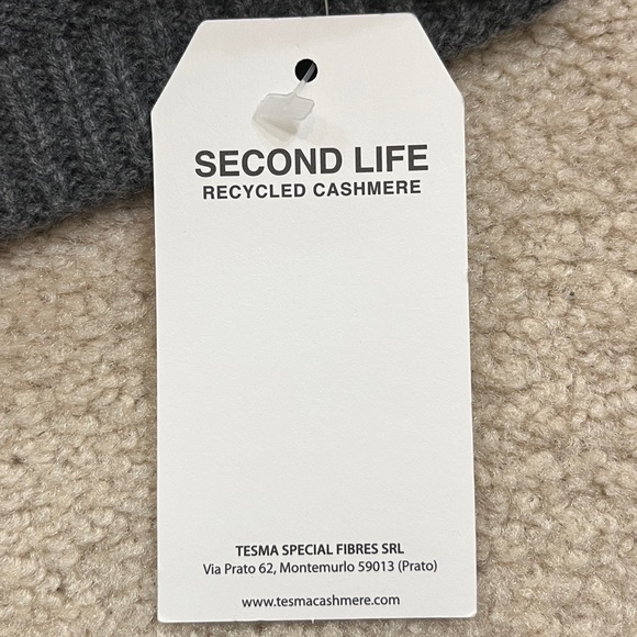 NWT unisex Charcoal Knit Beanie 95% cashmere 5% wool by Tesma Cashmere, Italy - Picture 6 of 6